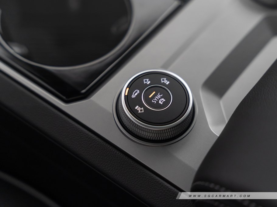 https://i.i-sgcm.com/new_cars/cars/12449/12449_g94