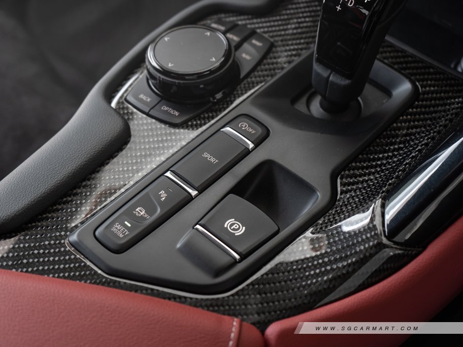 https://i.i-sgcm.com/new_cars/cars/12450/12450_g70