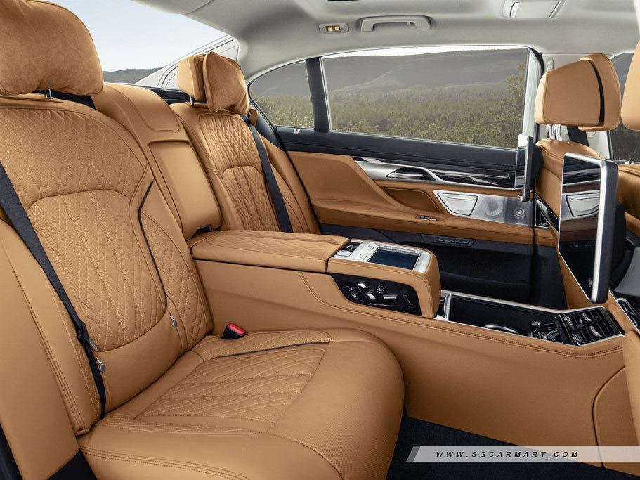 https://i.i-sgcm.com/new_cars/cars/12452/12452_g17