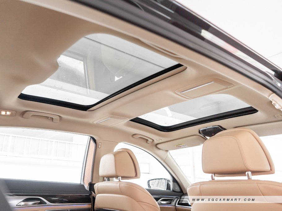 https://i.i-sgcm.com/new_cars/cars/12452/12452_g31
