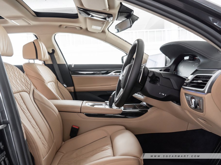 https://i.i-sgcm.com/new_cars/cars/12452/12452_g46