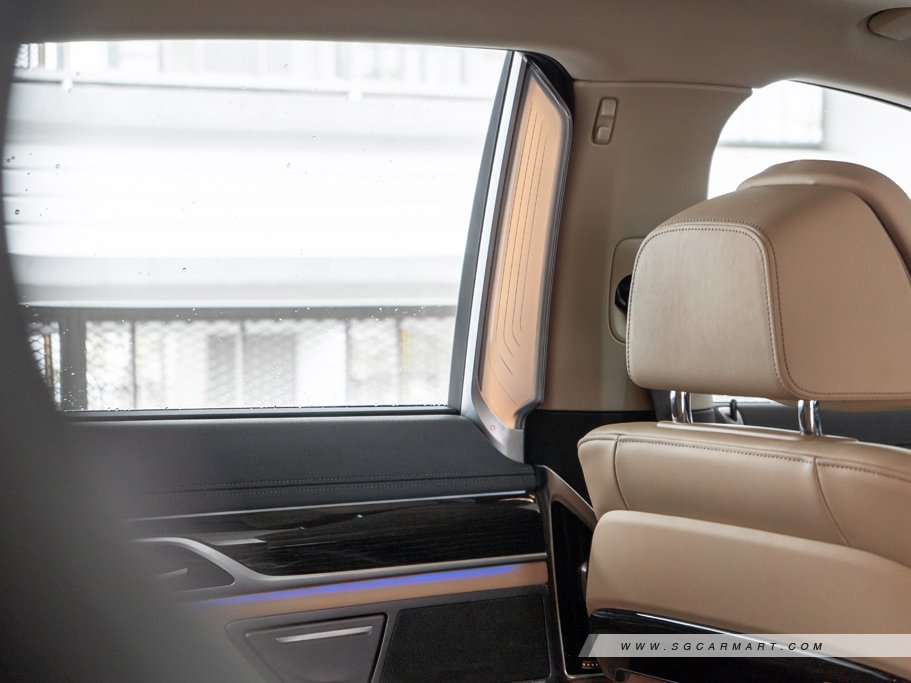 https://i.i-sgcm.com/new_cars/cars/12452/12452_g49