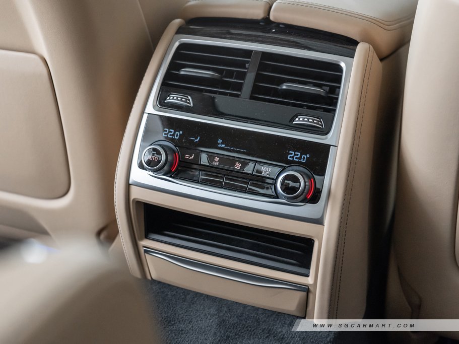https://i.i-sgcm.com/new_cars/cars/12452/12452_g51