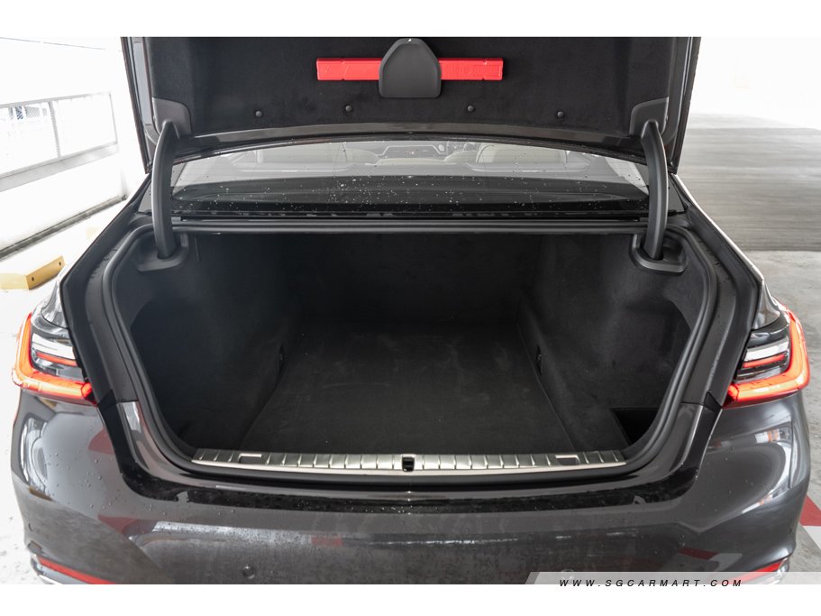 https://i.i-sgcm.com/new_cars/cars/12452/12452_g54