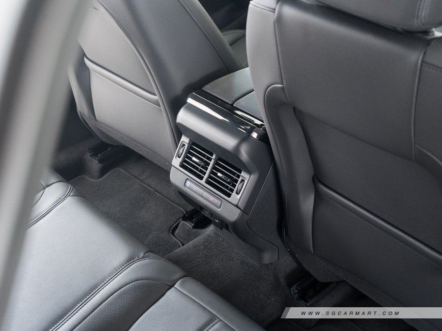 https://i.i-sgcm.com/new_cars/cars/12453/12453_g64