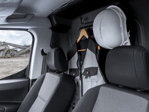 https://i.i-sgcm.com/new_cars/cars/12460/12460_g11