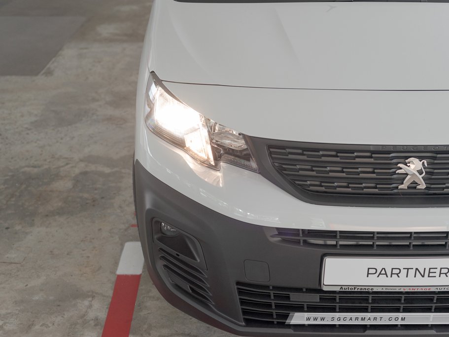 https://i.i-sgcm.com/new_cars/cars/12460/12460_g19