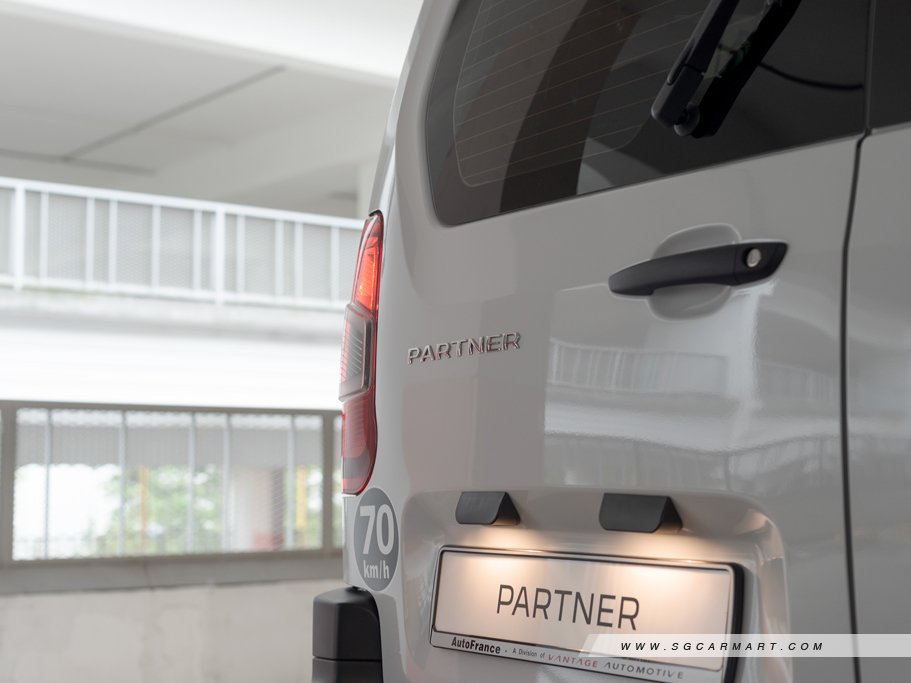 https://i.i-sgcm.com/new_cars/cars/12460/12460_g21