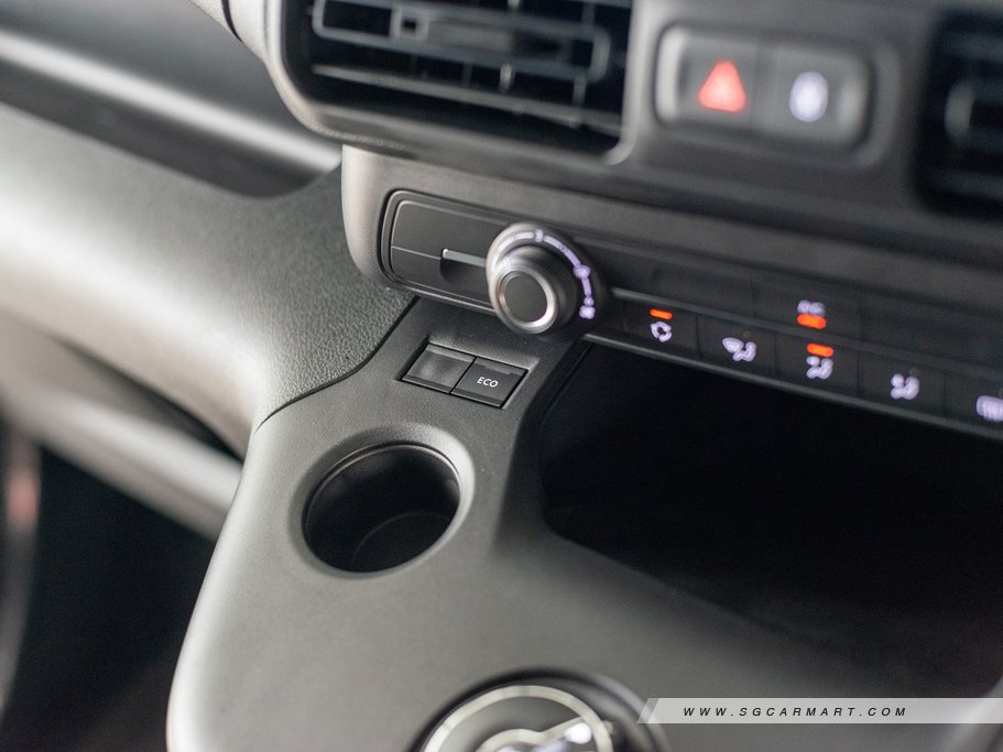 https://i.i-sgcm.com/new_cars/cars/12460/12460_g33