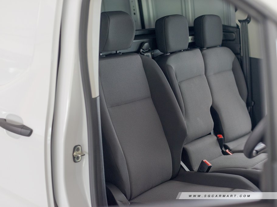 https://i.i-sgcm.com/new_cars/cars/12460/12460_g37
