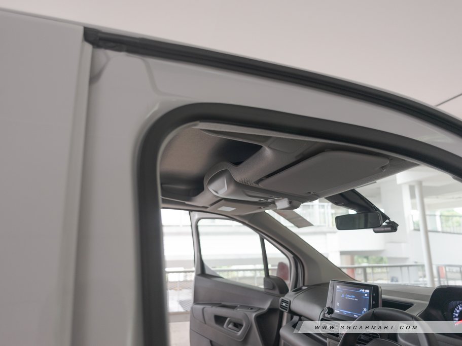 https://i.i-sgcm.com/new_cars/cars/12460/12460_g38