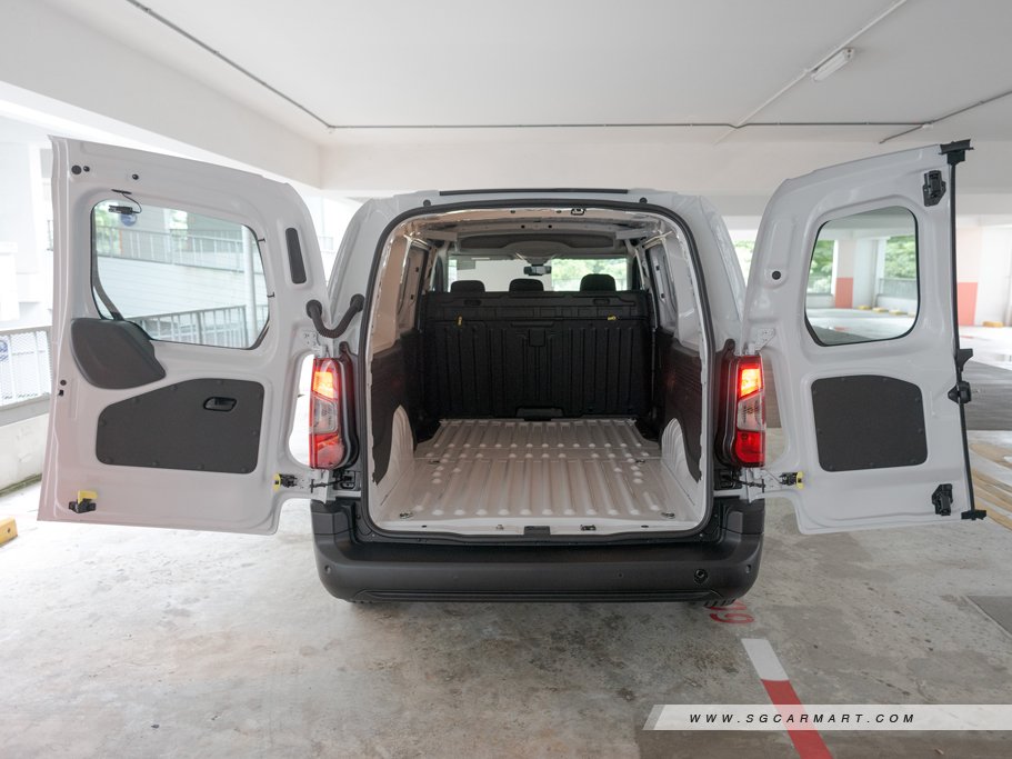 https://i.i-sgcm.com/new_cars/cars/12460/12460_g44
