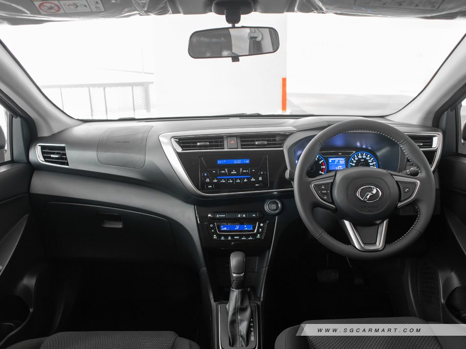 https://i.i-sgcm.com/new_cars/cars/12462/12462_g10