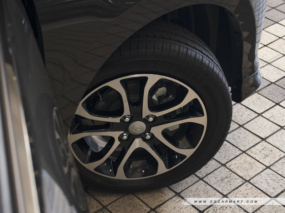https://i.i-sgcm.com/new_cars/cars/12462/12462_g34