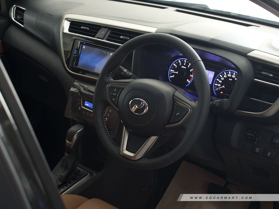 https://i.i-sgcm.com/new_cars/cars/12462/12462_g37