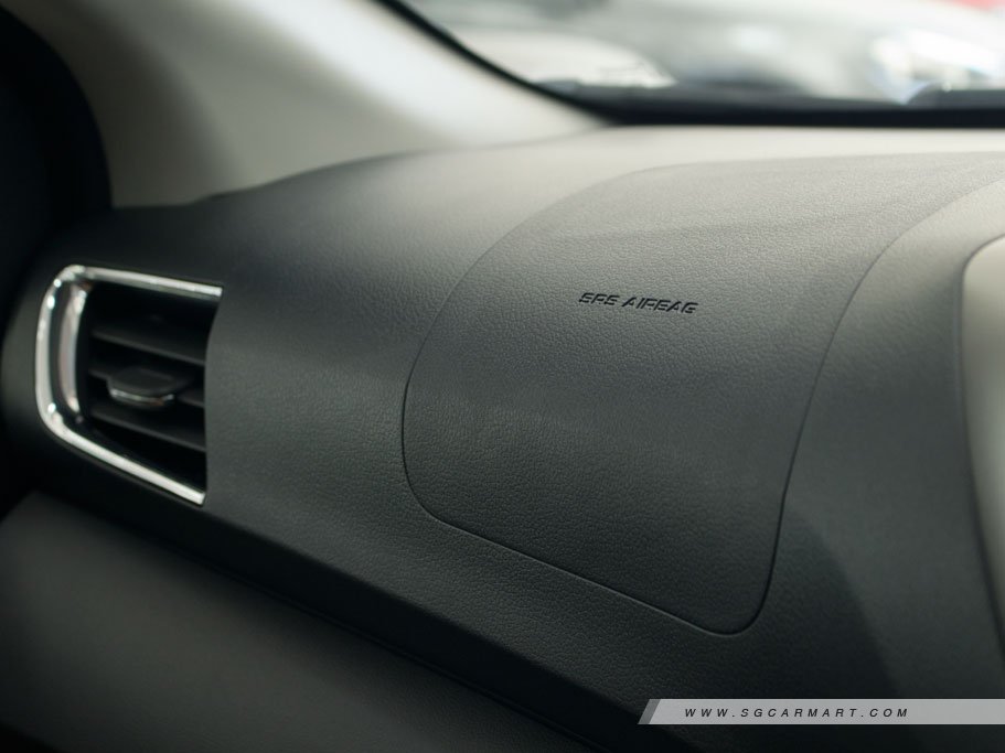 https://i.i-sgcm.com/new_cars/cars/12462/12462_g44