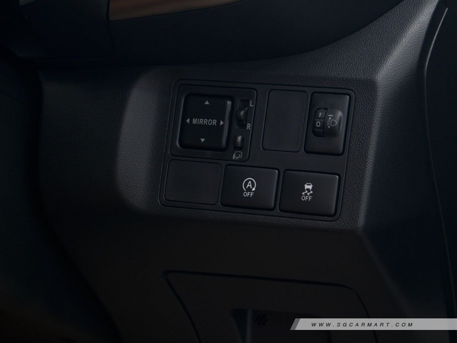 https://i.i-sgcm.com/new_cars/cars/12462/12462_g45