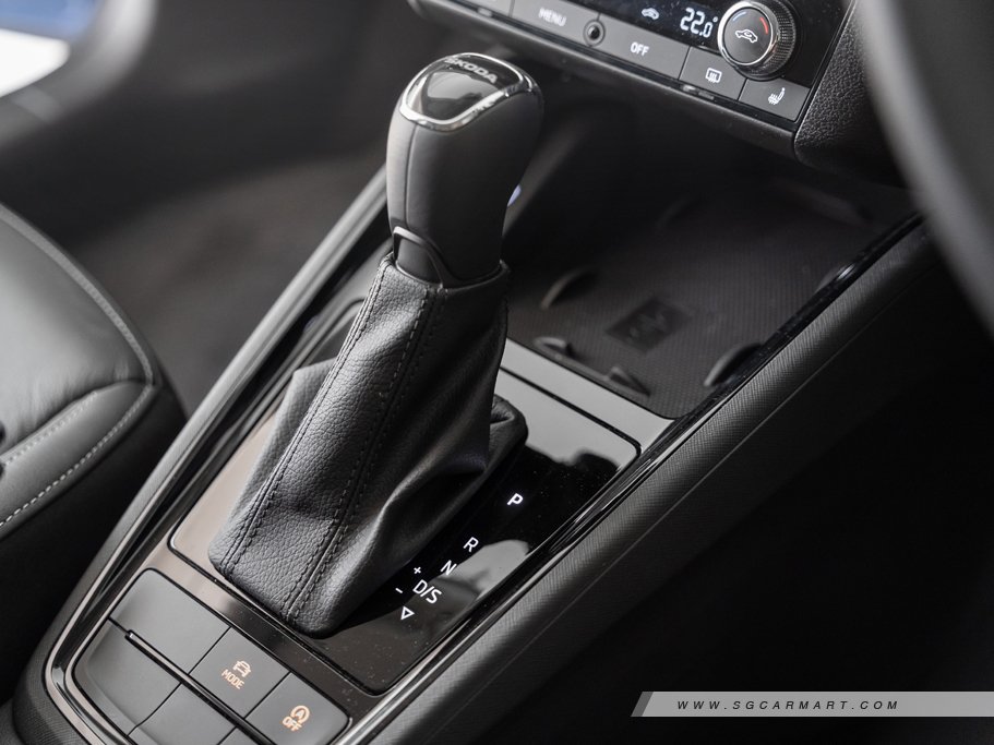 https://i.i-sgcm.com/new_cars/cars/12471/12471_g74