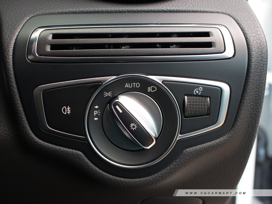 https://i.i-sgcm.com/new_cars/cars/12472/12472_g39