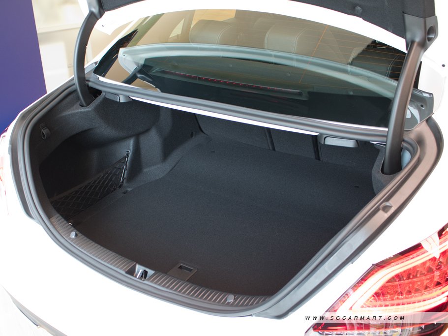 https://i.i-sgcm.com/new_cars/cars/12472/12472_g56