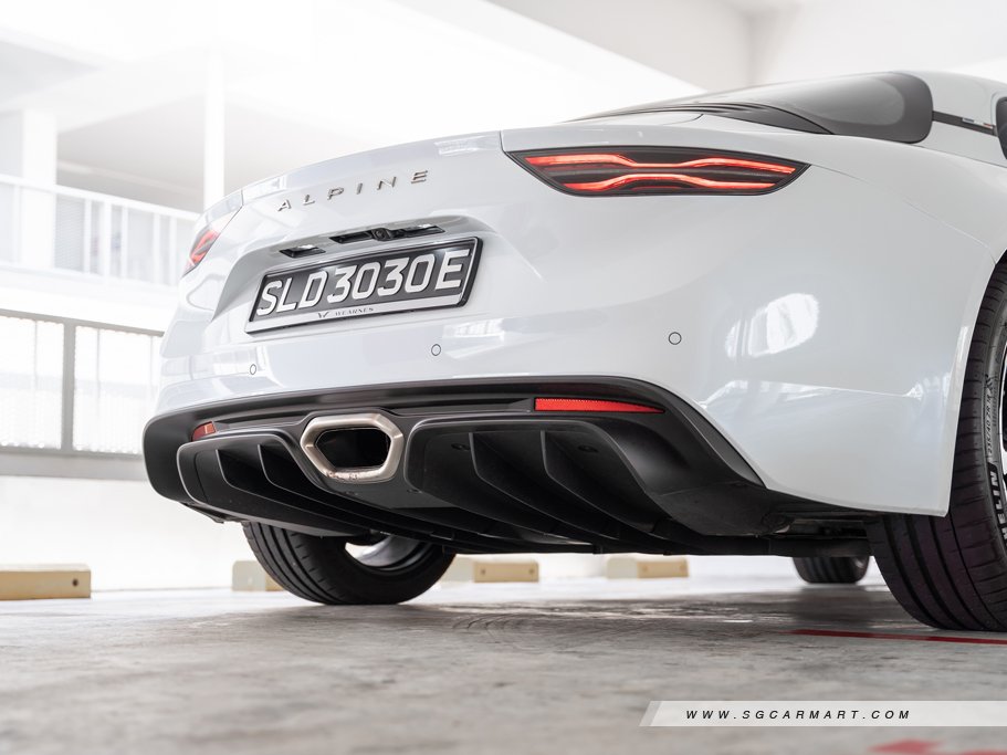 https://i.i-sgcm.com/new_cars/cars/12476/12476_g100
