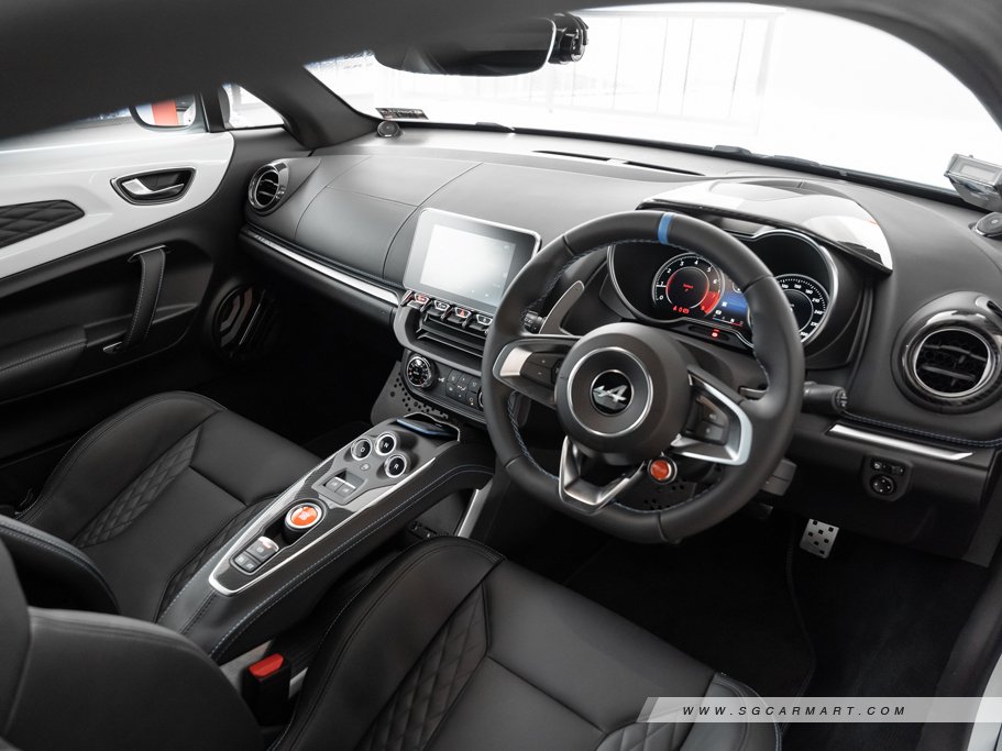 https://i.i-sgcm.com/new_cars/cars/12476/12476_g102