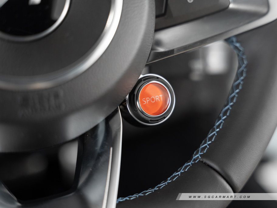 https://i.i-sgcm.com/new_cars/cars/12476/12476_g106