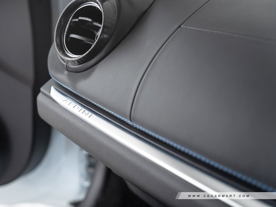https://i.i-sgcm.com/new_cars/cars/12476/12476_g111