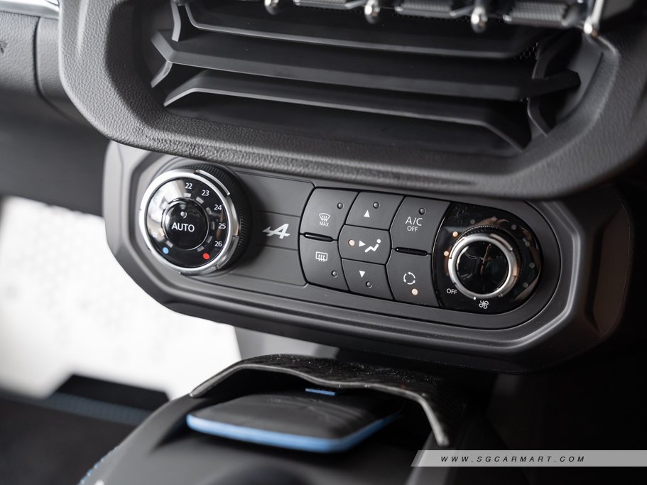 https://i.i-sgcm.com/new_cars/cars/12476/12476_g118