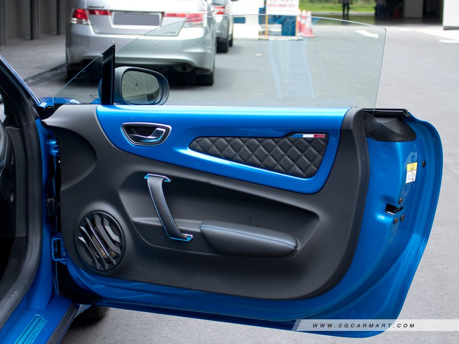 https://i.i-sgcm.com/new_cars/cars/12476/12476_g11