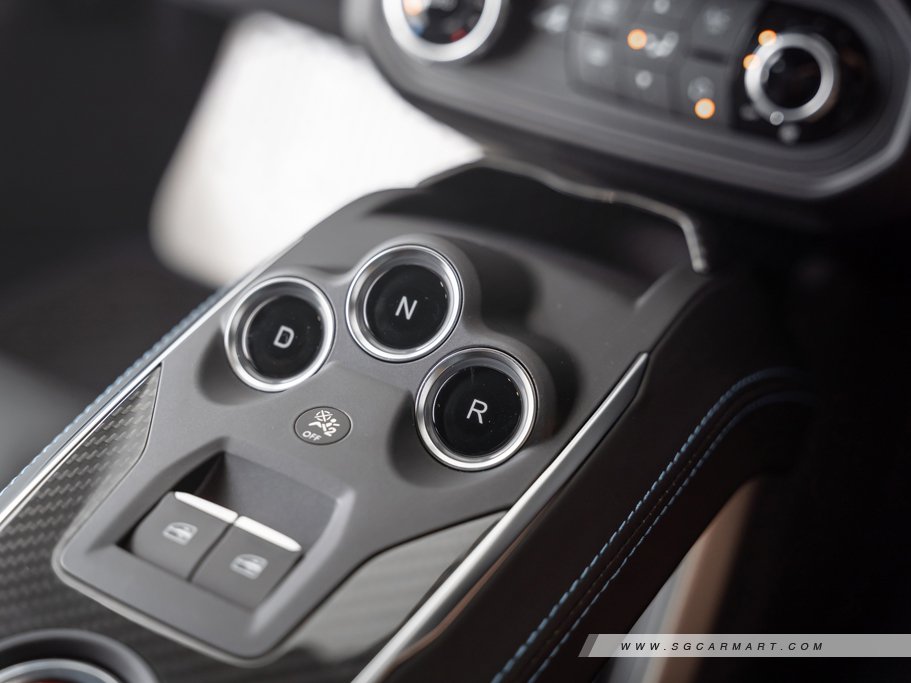 https://i.i-sgcm.com/new_cars/cars/12476/12476_g121
