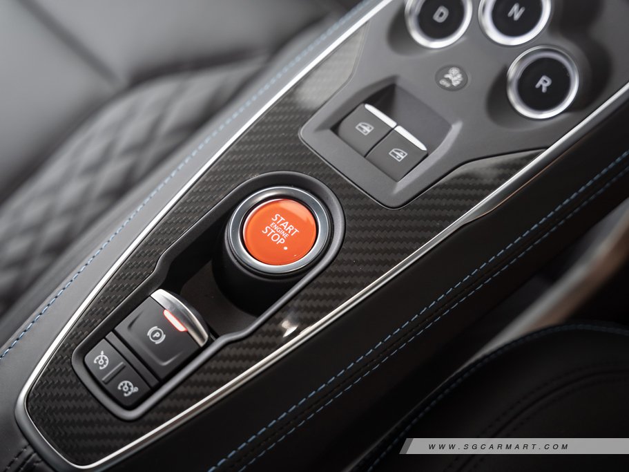 https://i.i-sgcm.com/new_cars/cars/12476/12476_g122