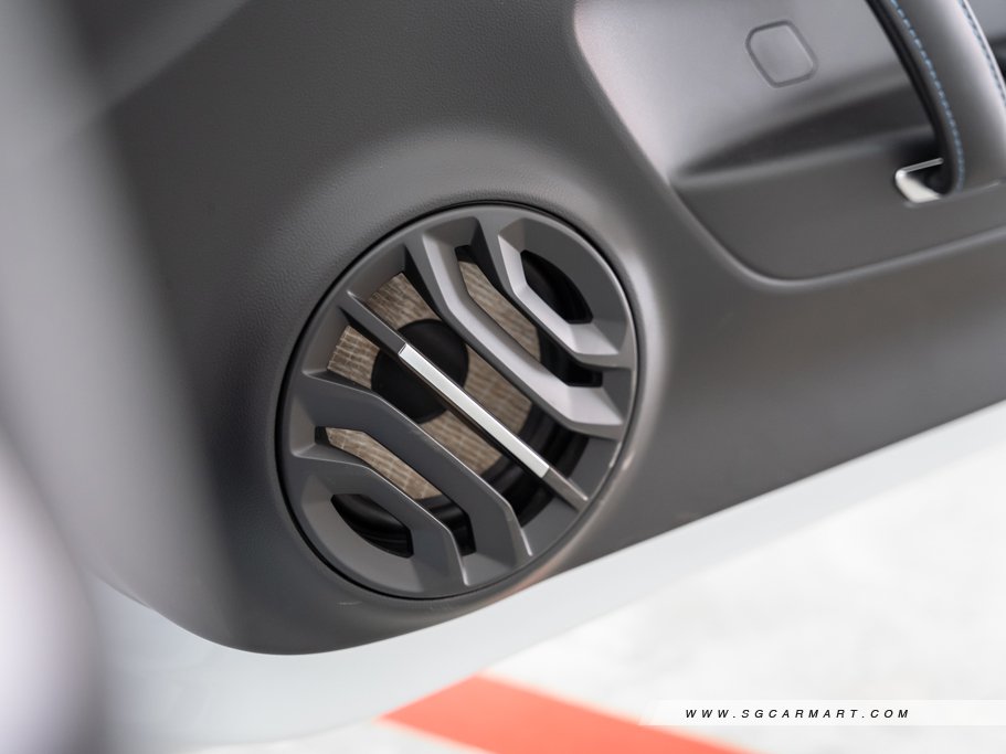 https://i.i-sgcm.com/new_cars/cars/12476/12476_g125