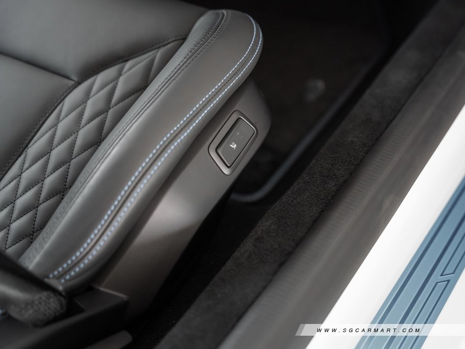 https://i.i-sgcm.com/new_cars/cars/12476/12476_g129
