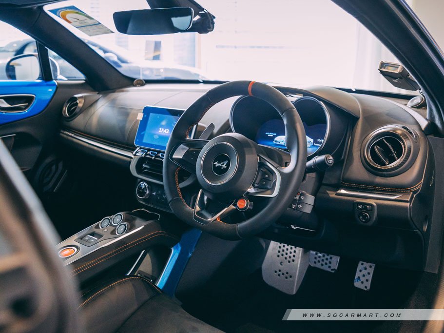 https://i.i-sgcm.com/new_cars/cars/12476/12476_g142