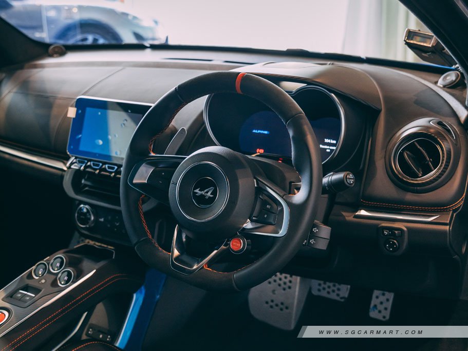 https://i.i-sgcm.com/new_cars/cars/12476/12476_g143