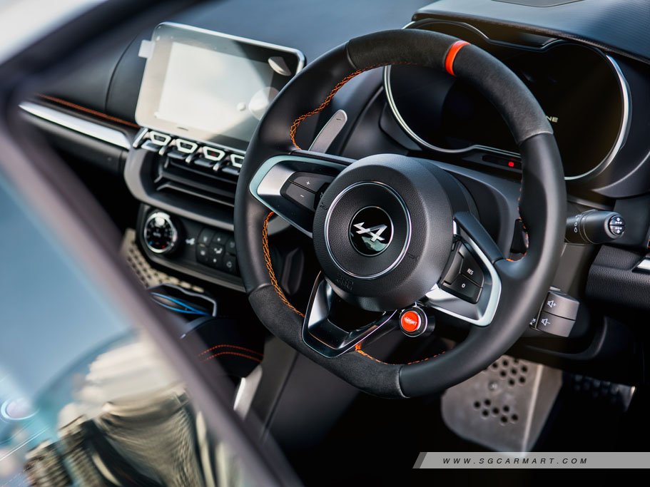 https://i.i-sgcm.com/new_cars/cars/12476/12476_g152