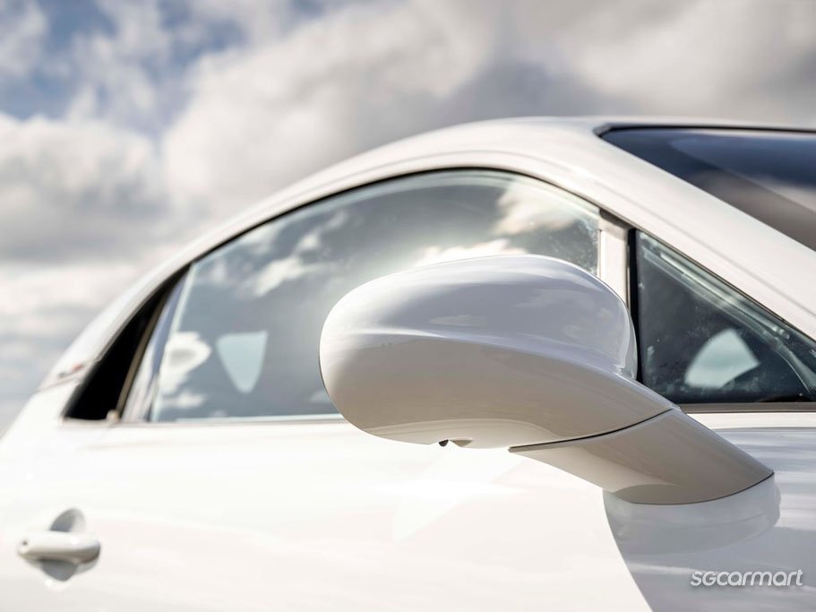 https://i.i-sgcm.com/new_cars/cars/12476/12476_g168