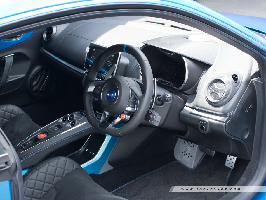 https://i.i-sgcm.com/new_cars/cars/12476/12476_g16
