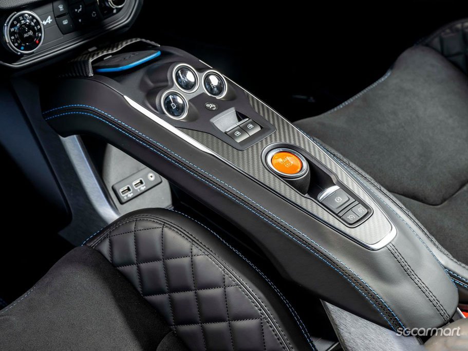 https://i.i-sgcm.com/new_cars/cars/12476/12476_g180
