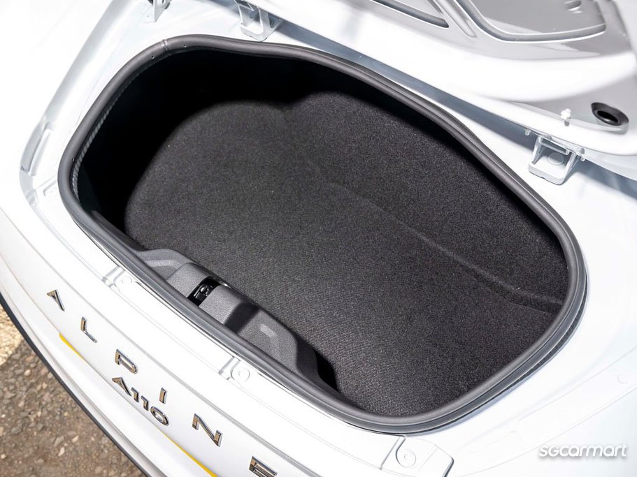 https://i.i-sgcm.com/new_cars/cars/12476/12476_g183