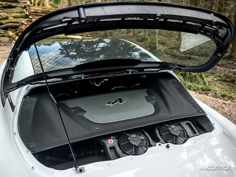 https://i.i-sgcm.com/new_cars/cars/12476/12476_g184