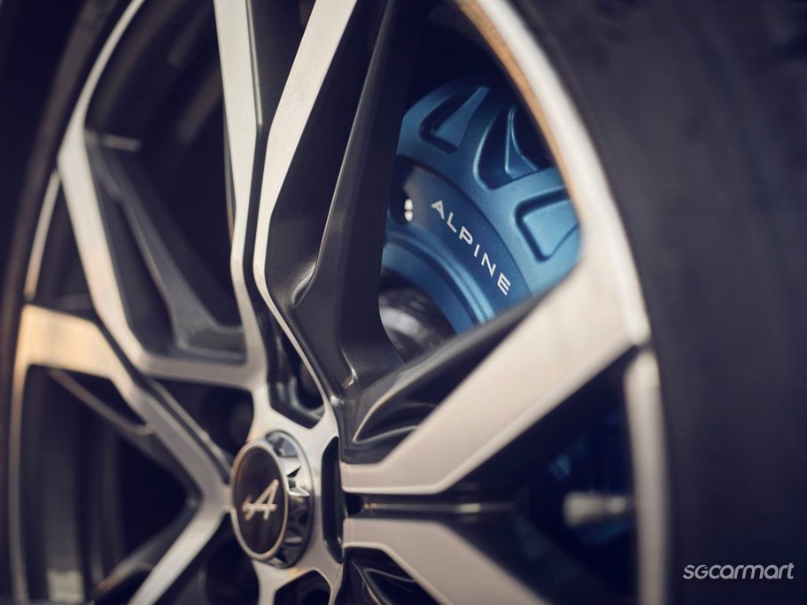 https://i.i-sgcm.com/new_cars/cars/12476/12476_g199