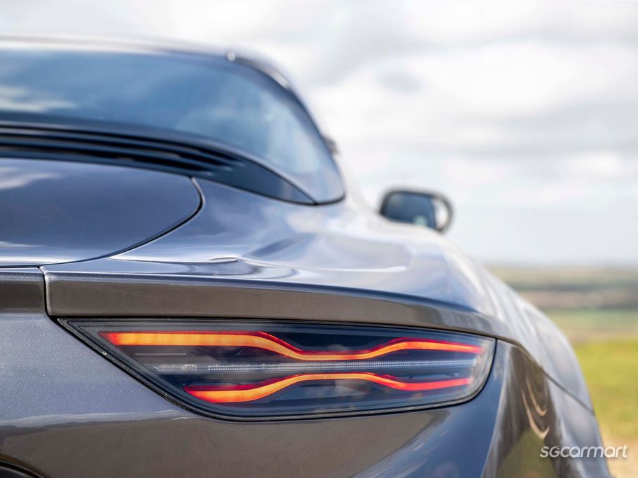 https://i.i-sgcm.com/new_cars/cars/12476/12476_g202