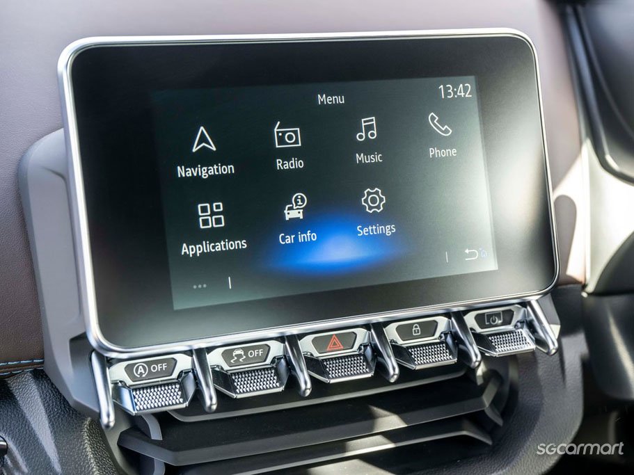 https://i.i-sgcm.com/new_cars/cars/12476/12476_g213