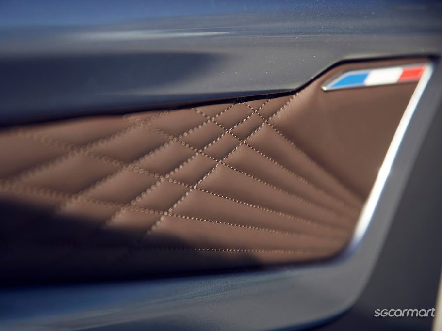 https://i.i-sgcm.com/new_cars/cars/12476/12476_g217