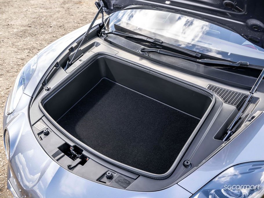 https://i.i-sgcm.com/new_cars/cars/12476/12476_g221