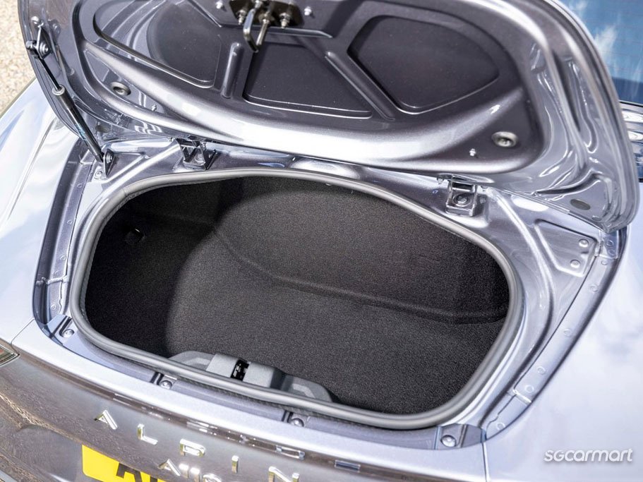 https://i.i-sgcm.com/new_cars/cars/12476/12476_g222