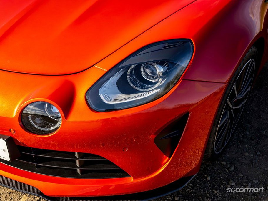 https://i.i-sgcm.com/new_cars/cars/12476/12476_g232