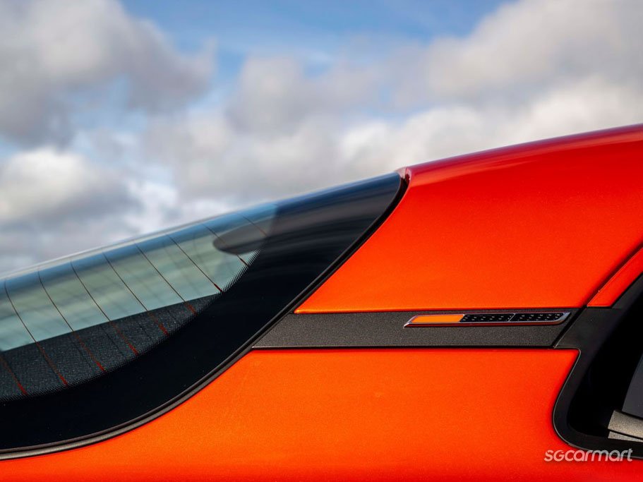 https://i.i-sgcm.com/new_cars/cars/12476/12476_g242